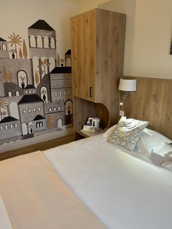 Logis Hotel Restaurant Du Lion D'Argent Et Des Tanneries 라샤트르 외부 사진