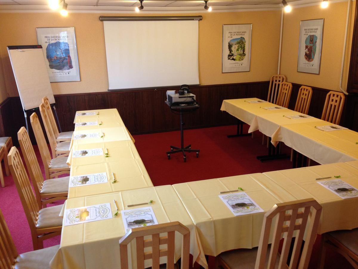 Logis Hotel Restaurant Du Lion D'Argent Et Des Tanneries 라샤트르 외부 사진