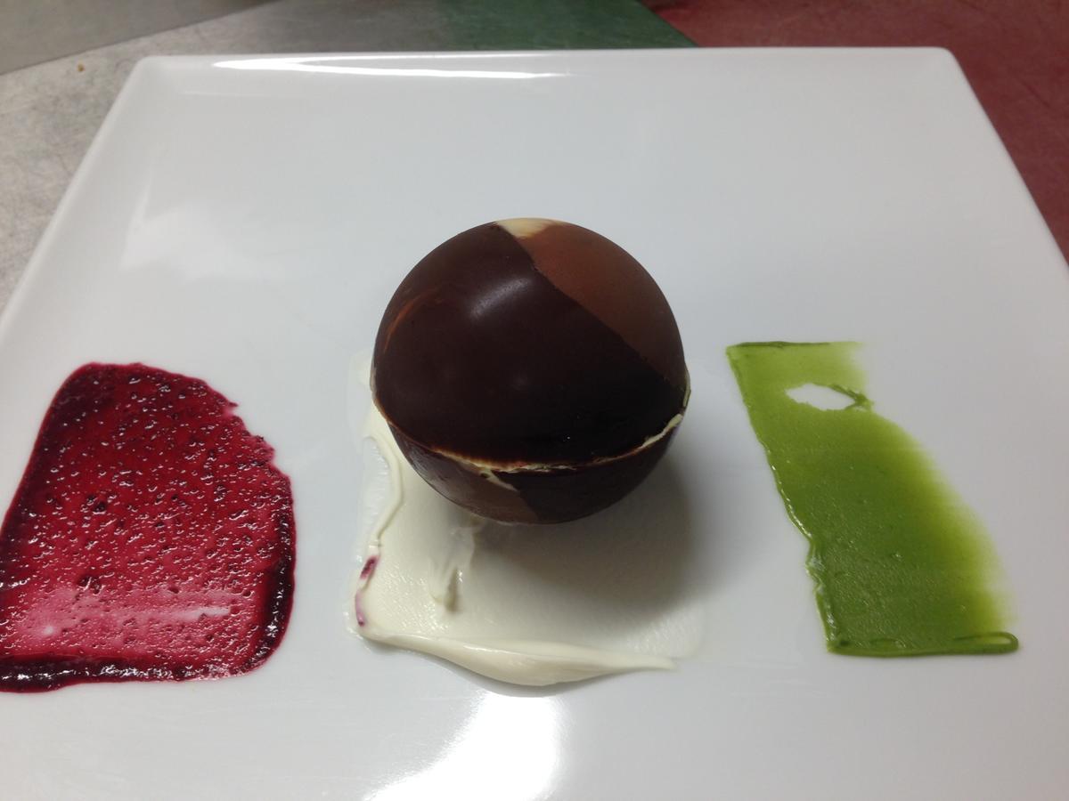 Logis Hotel Restaurant Du Lion D'Argent Et Des Tanneries 라샤트르 외부 사진