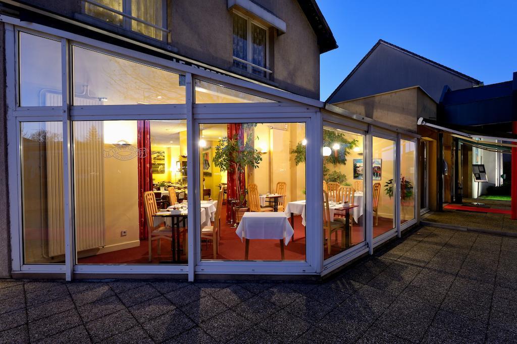 Logis Hotel Restaurant Du Lion D'Argent Et Des Tanneries 라샤트르 외부 사진